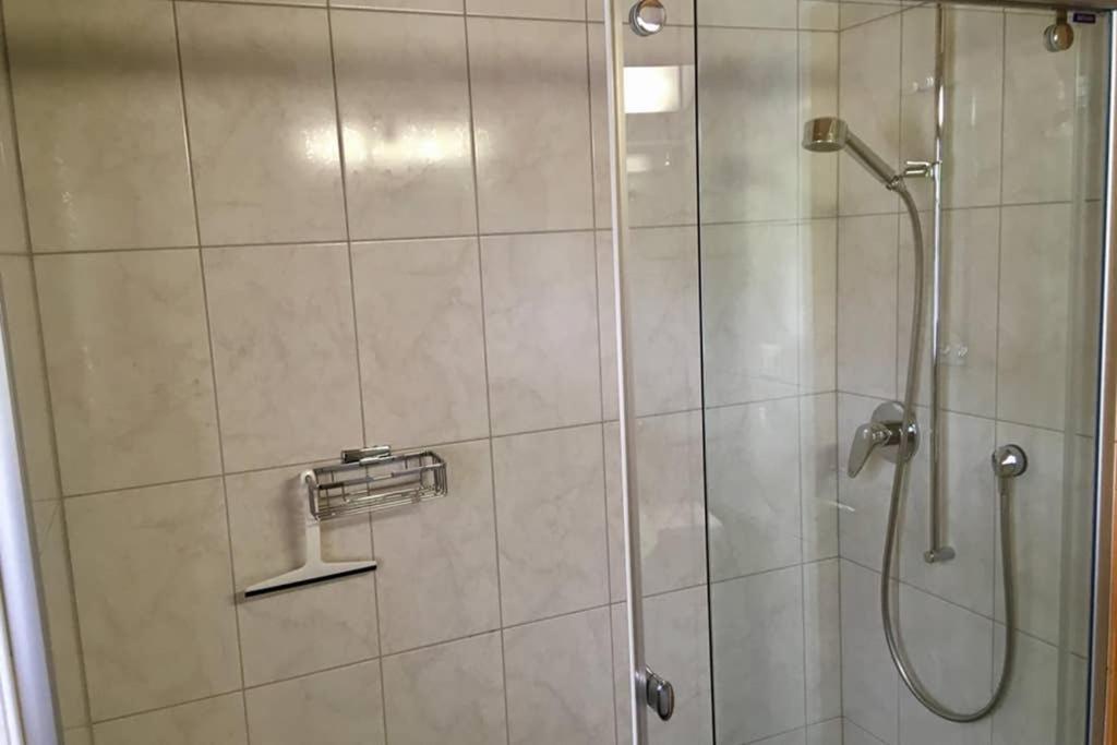 Ferienwohnung Uf Z'Enisch クロスタース エクステリア 写真
