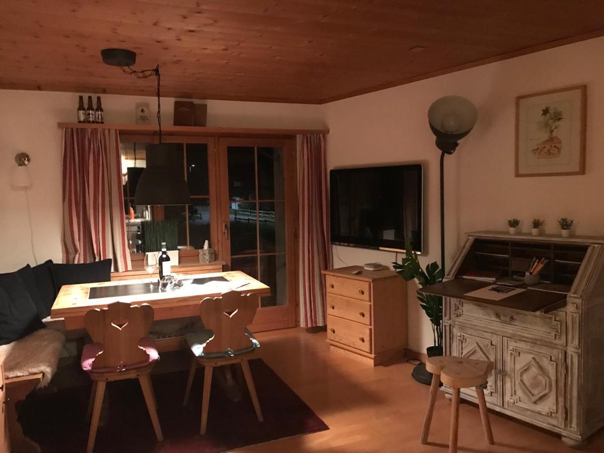 Ferienwohnung Uf Z'Enisch クロスタース エクステリア 写真