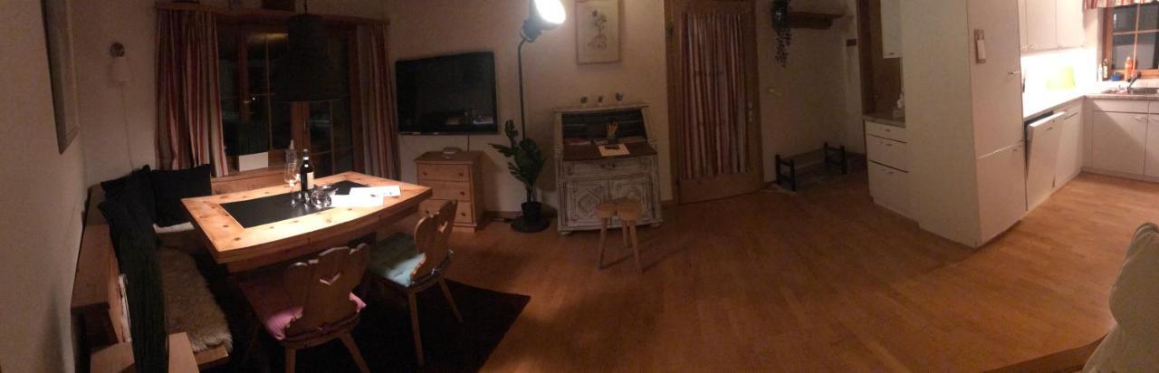 Ferienwohnung Uf Z'Enisch クロスタース エクステリア 写真