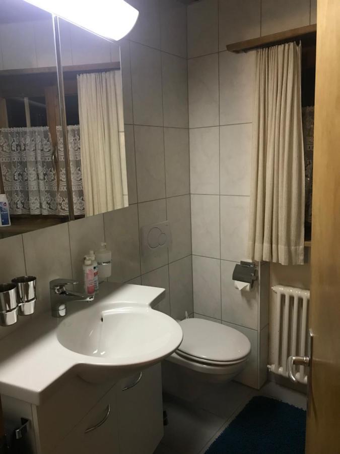 Ferienwohnung Uf Z'Enisch クロスタース エクステリア 写真