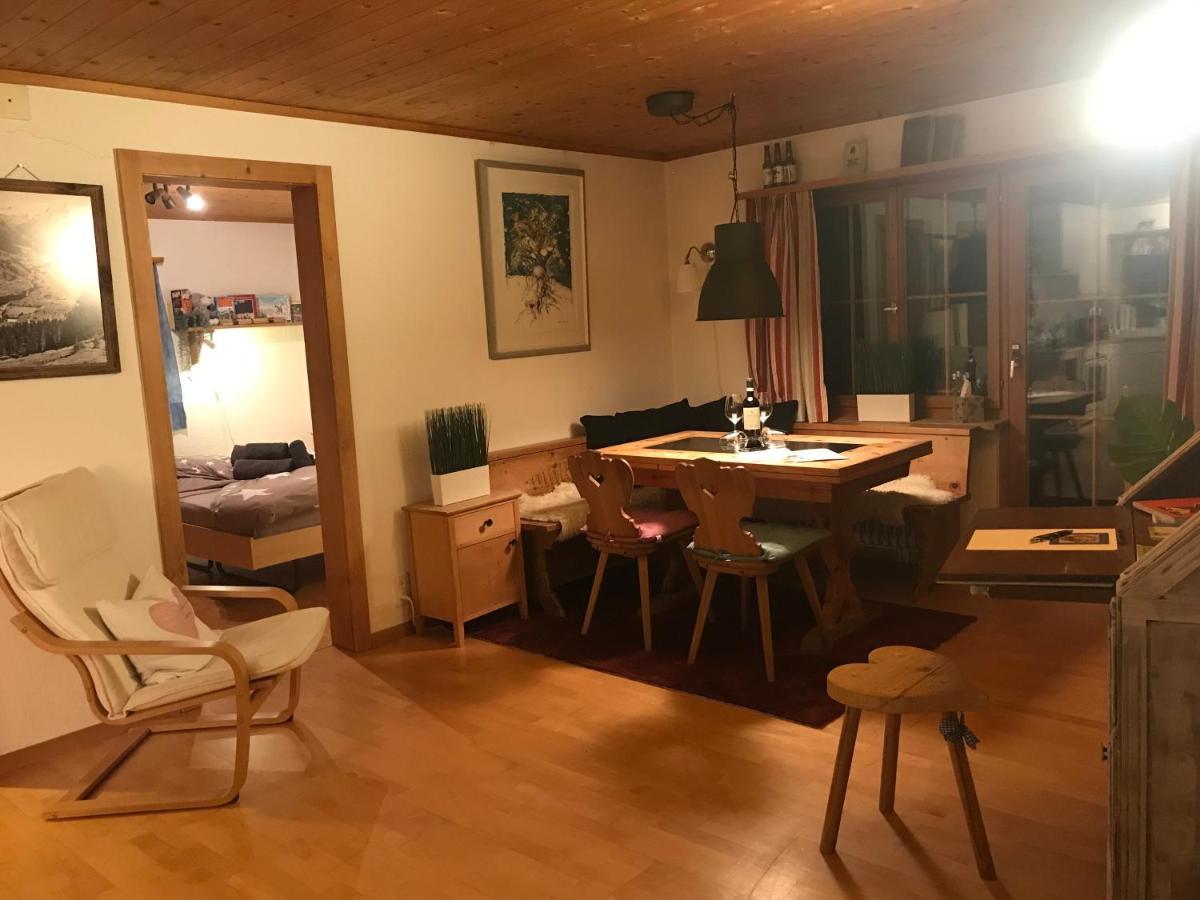 Ferienwohnung Uf Z'Enisch クロスタース エクステリア 写真