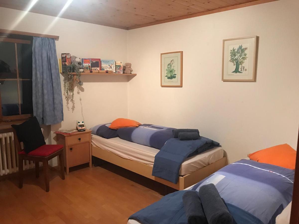 Ferienwohnung Uf Z'Enisch クロスタース エクステリア 写真